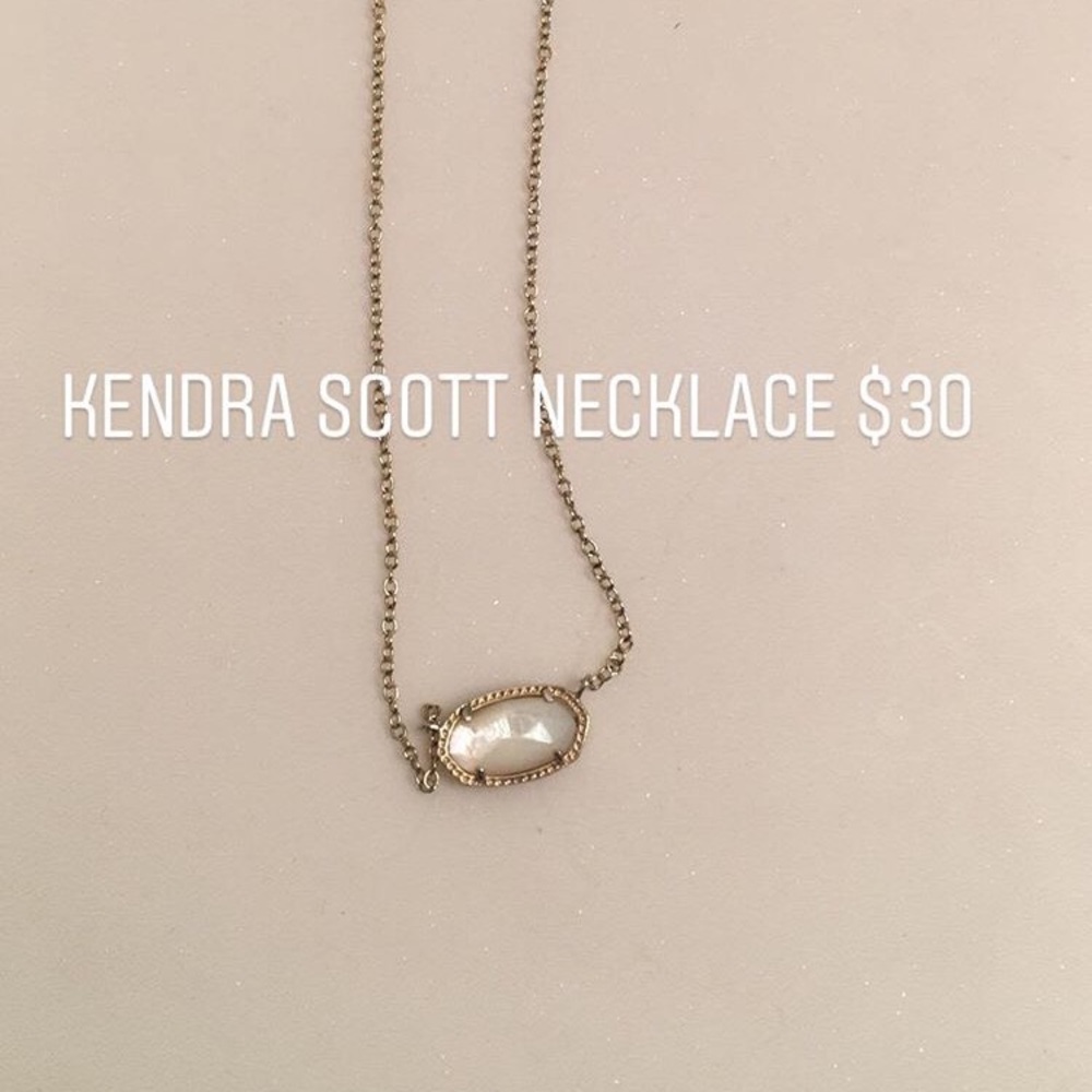 Kendra Scott “Elisa” necklace